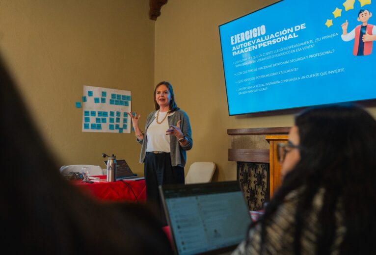 Rebeca Orellana: Taller de Imagen Personal y Comunicación