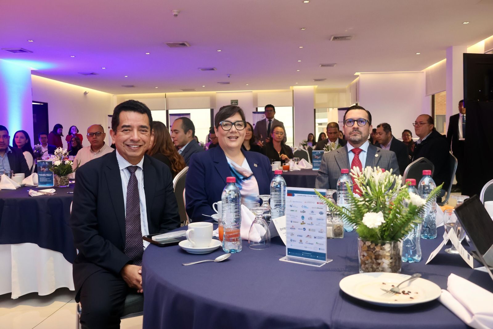 Amcham guatemala promueve diálogo sobre certeza jurídica y cumplimiento tributario como pilares para la inversión